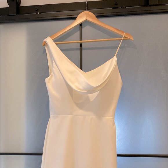 Elavonza Bridal “Peru” Dress • US Size 4 • Elegant & Simple - Picture 3 of 8